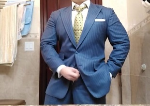 Str8 daddy jerking off in suit