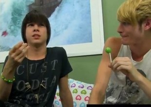 Lollipop twink get into a dirty ass drilling session